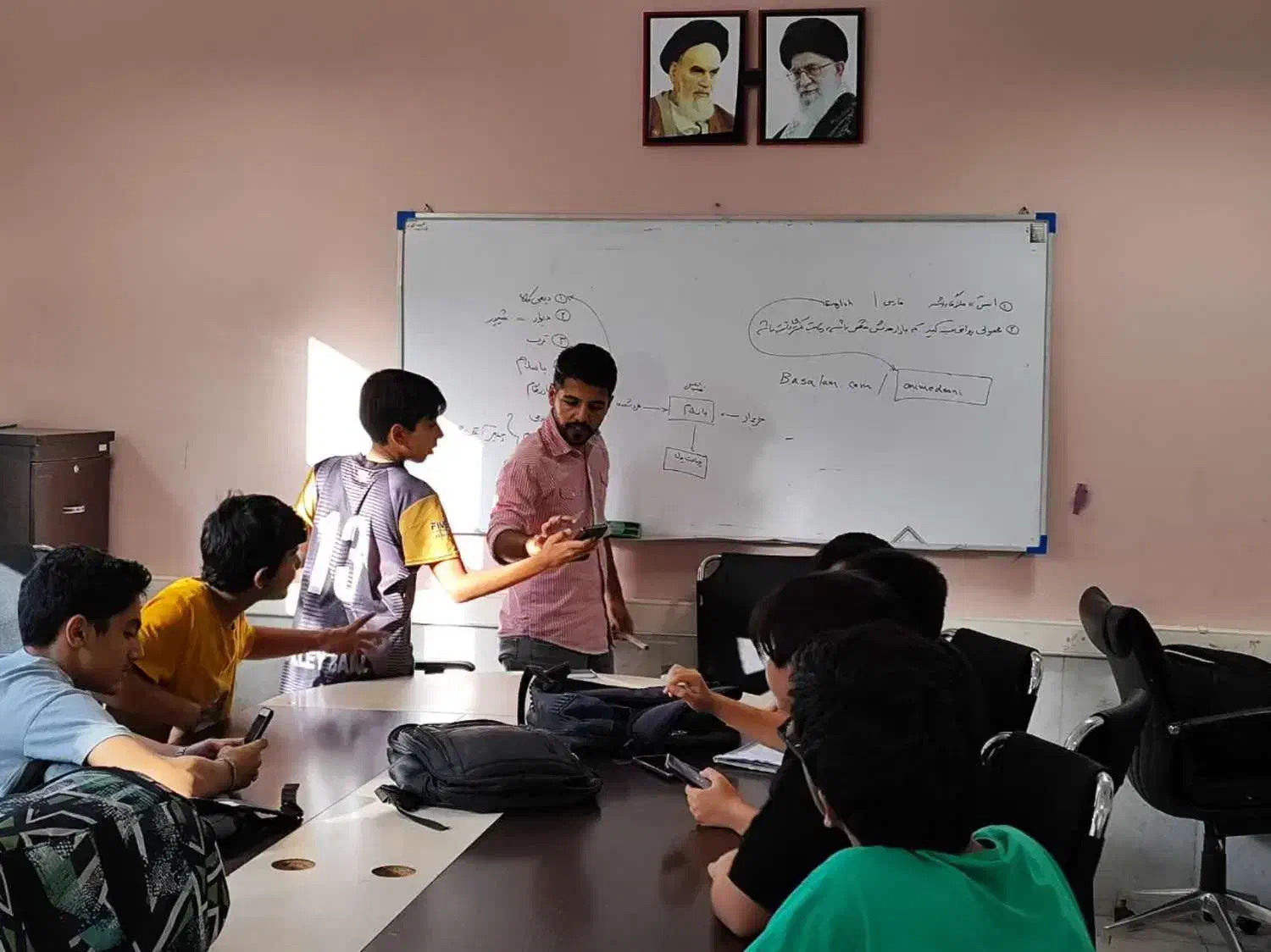 آموزش خصوصی ادمینی با هوش مصنوعی در مشهد|خدمات آموزشی|مشهد, کوه سنگی|دیوار