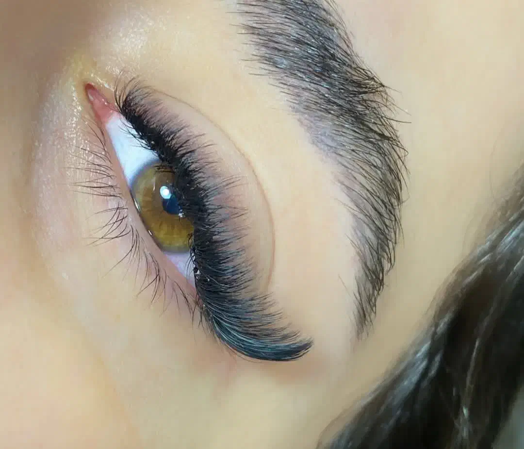 به یک مدل اکستنشن مژه ولیفت ابرونیازمندیم|خدمات آرایشگری و زیبایی|کاشان, فاز ۲ ناجی آباد|دیوار