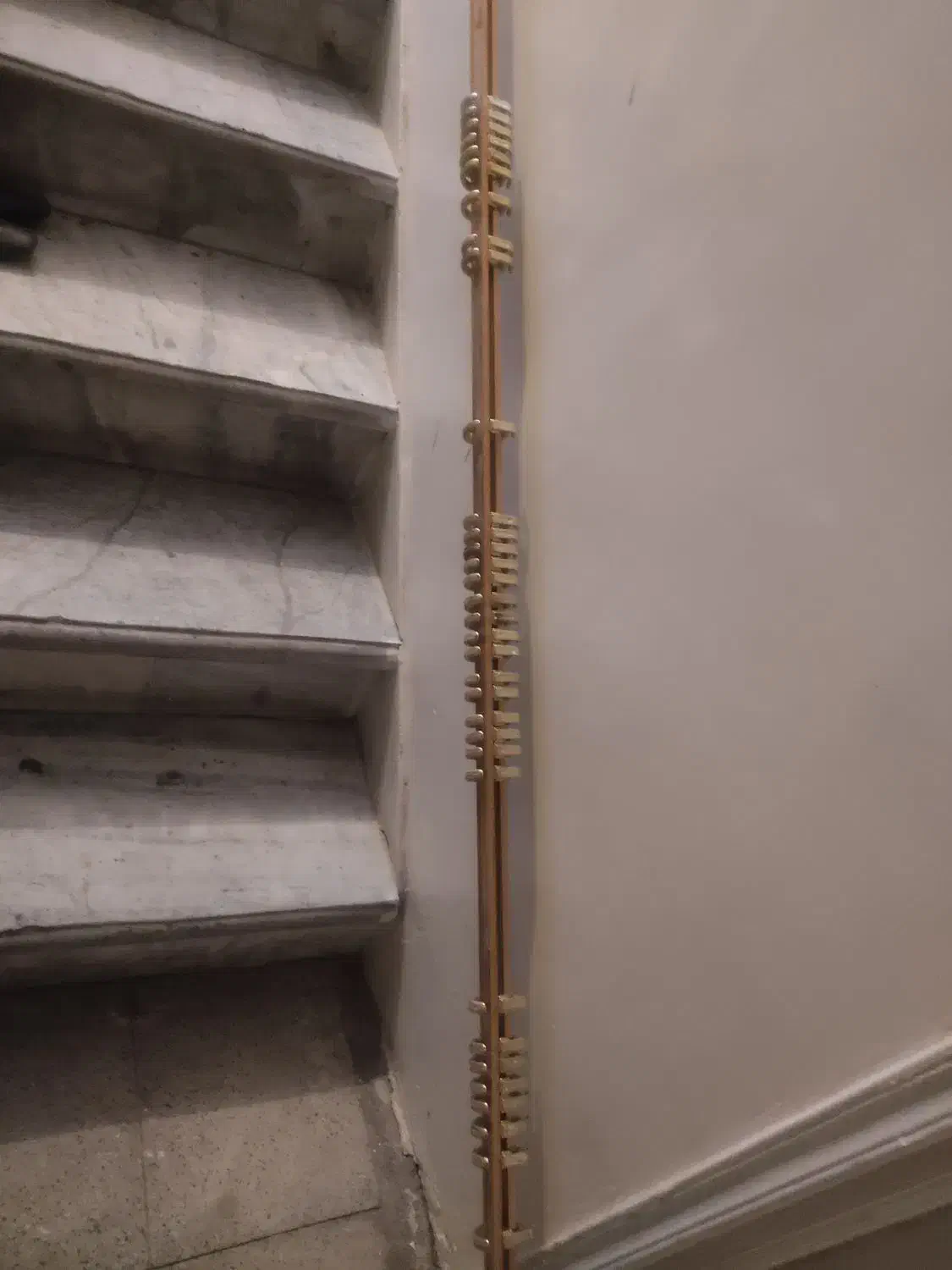 چوب پرده طلایی با لوازم نصب|پرده، رانر، رومیزی|ارومیه, |دیوار