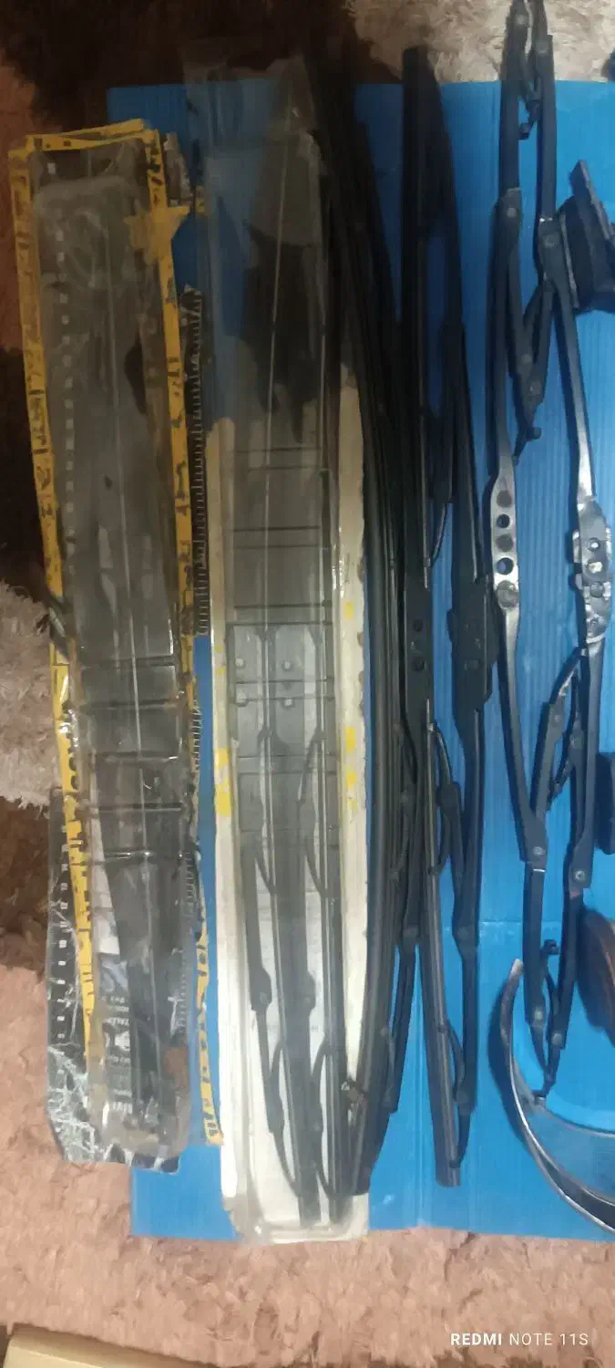 تعدادی لوازم خاور بنز و مینی بوس به قیمت|قطعات یدکی و لوازم جانبی|کرج, شهرک احمدیه‎|دیوار