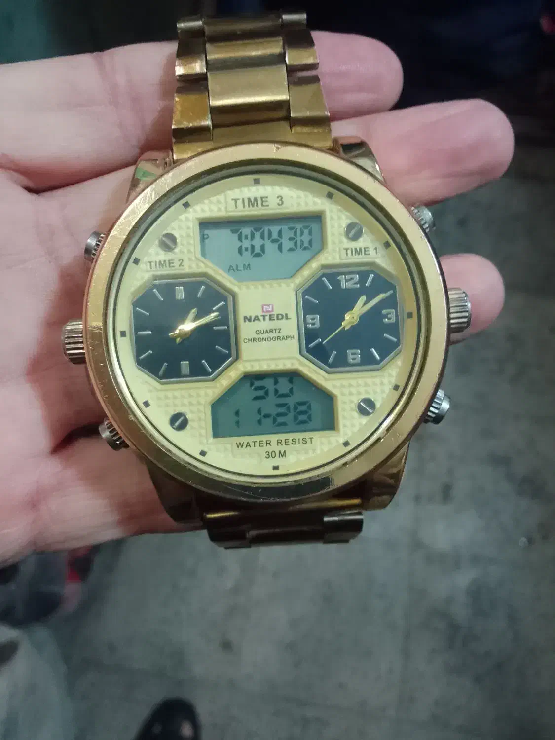 ساعت مچی|ساعت|مشهد, بالا خیابان|دیوار