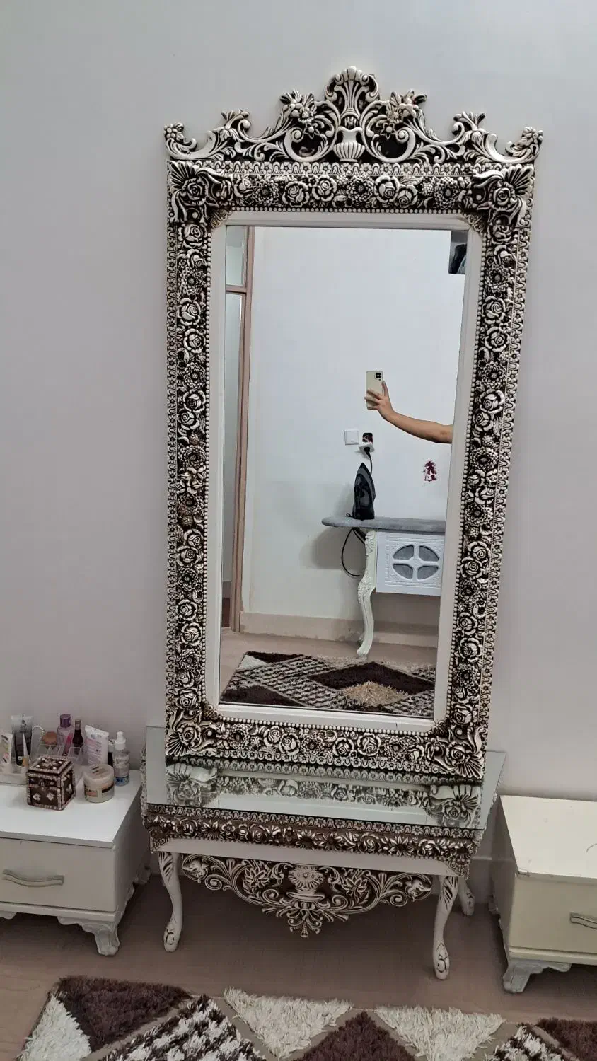 اینه|آینه|کاشمر, |دیوار