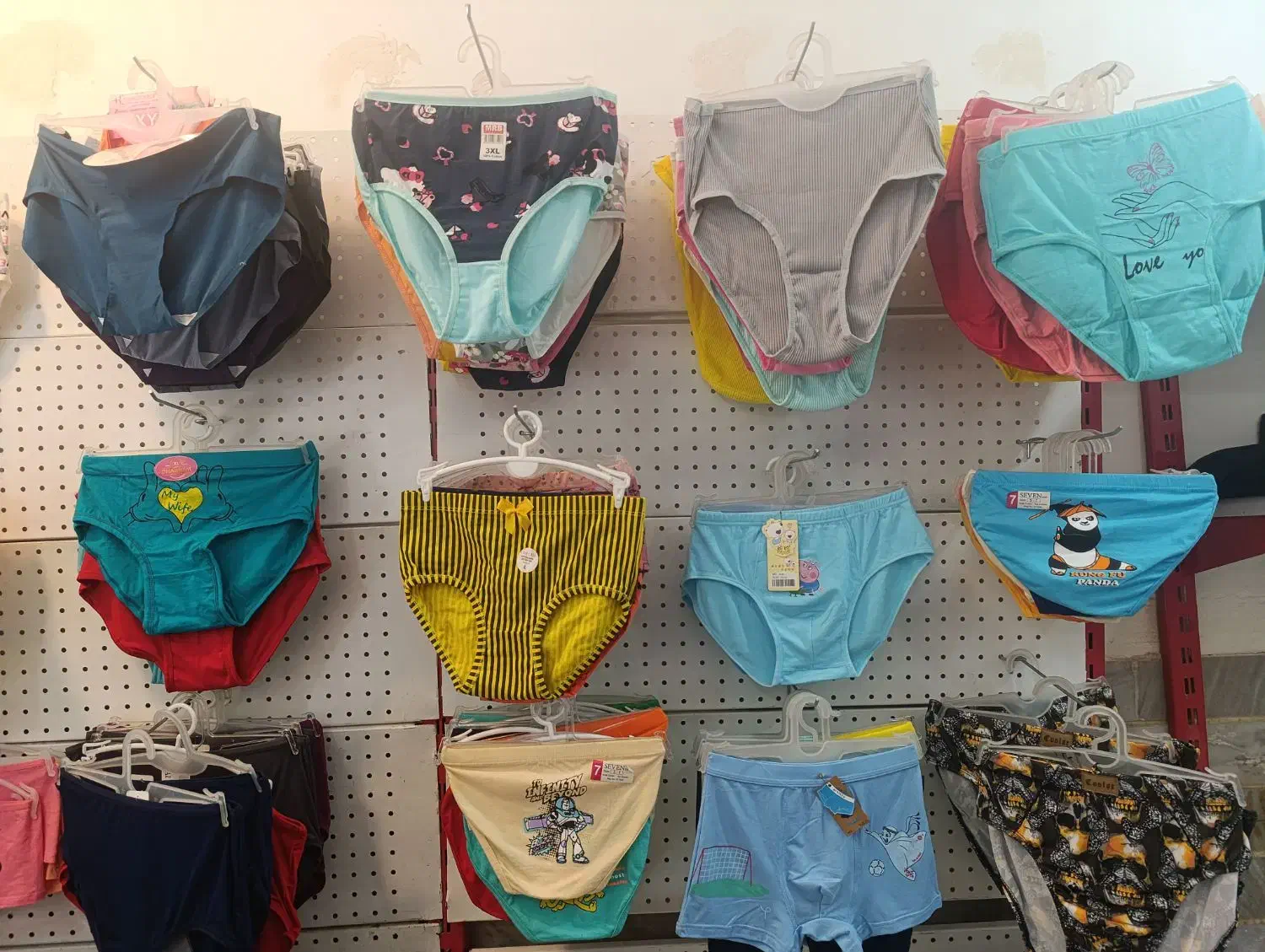 ب علت تغییر شغل کل اجناس ب صورت عمده باکلی تخفیف|لباس|گرگان, |دیوار