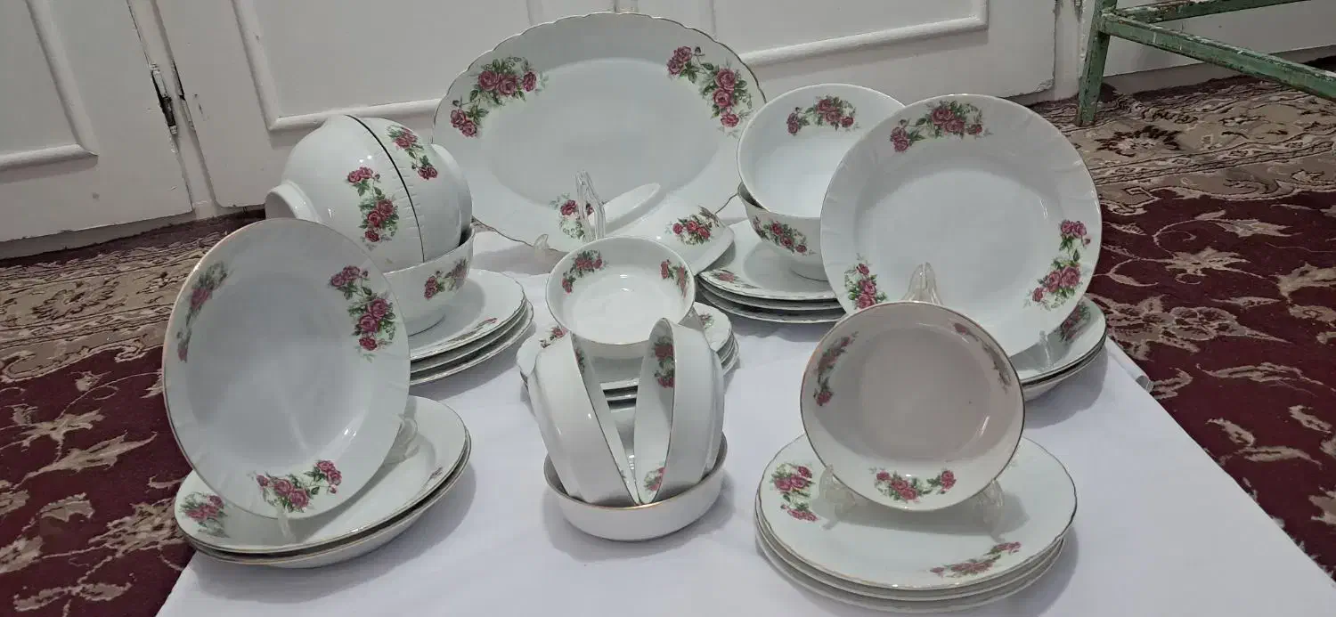 سرویس گل سرخی قدیمی|ظروف سرو و پذیرایی|مشهد, شهید آوینی|دیوار