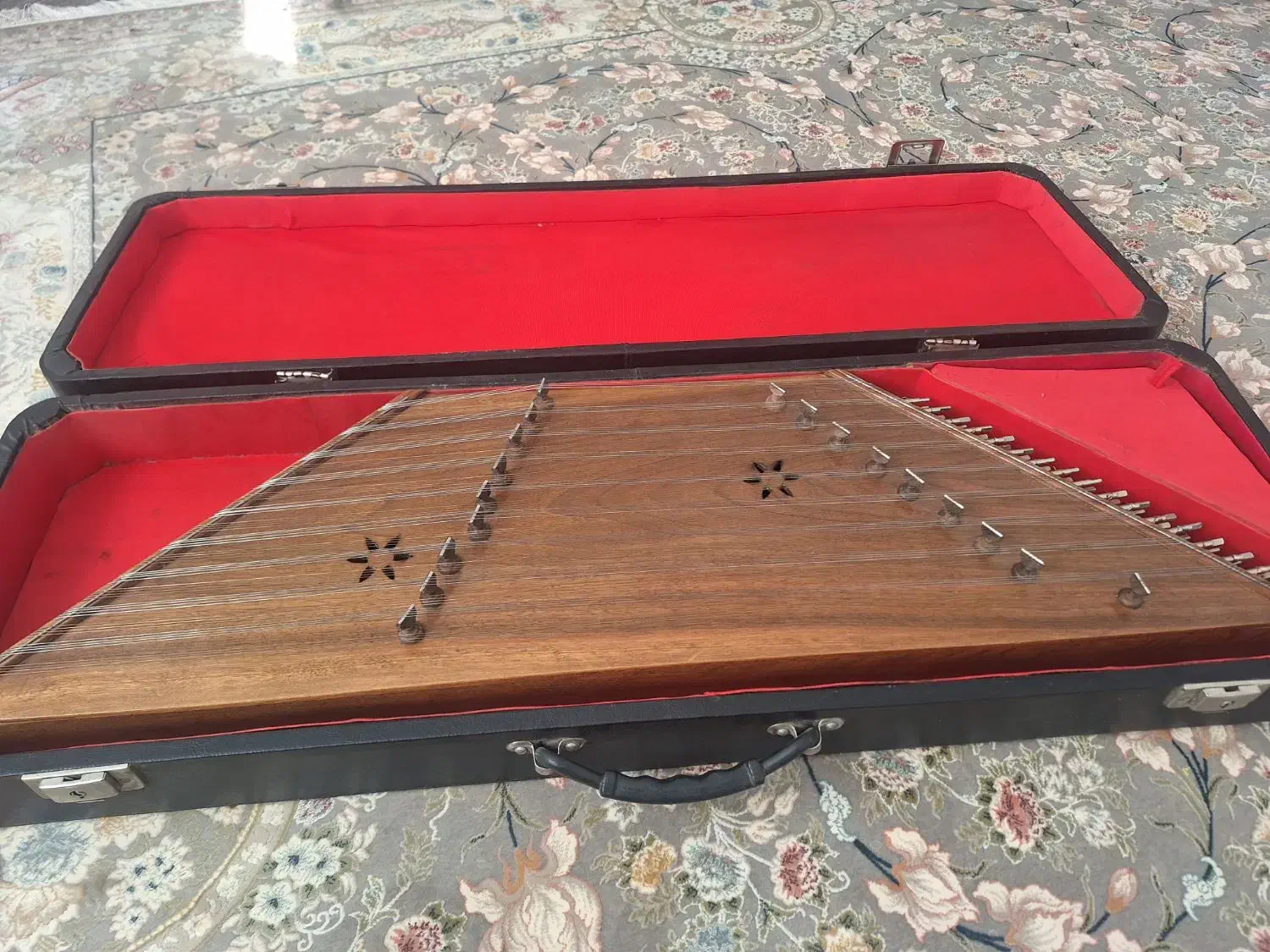 سنتور|سازهای سنتی|ساوه, |دیوار