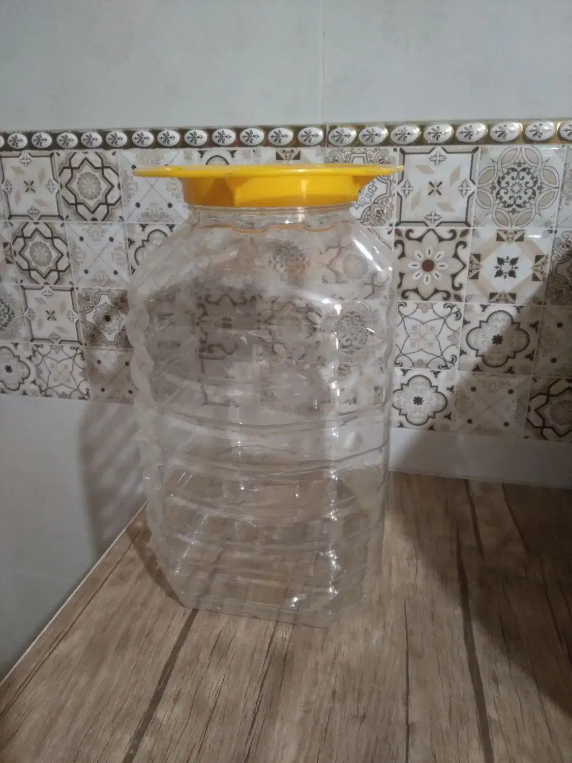 پت ۱۰ کیلوی|ظروف نگهدارنده، پلاستیکی، یک‌بارمصرف|همدان, |دیوار