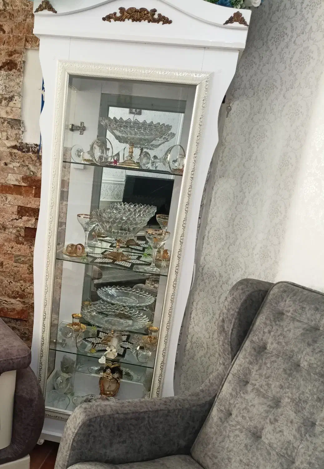 بوفه تمیز و نو فقط یک میلیون تومان|بوفه، ویترین، کنسول|ملایر, |دیوار