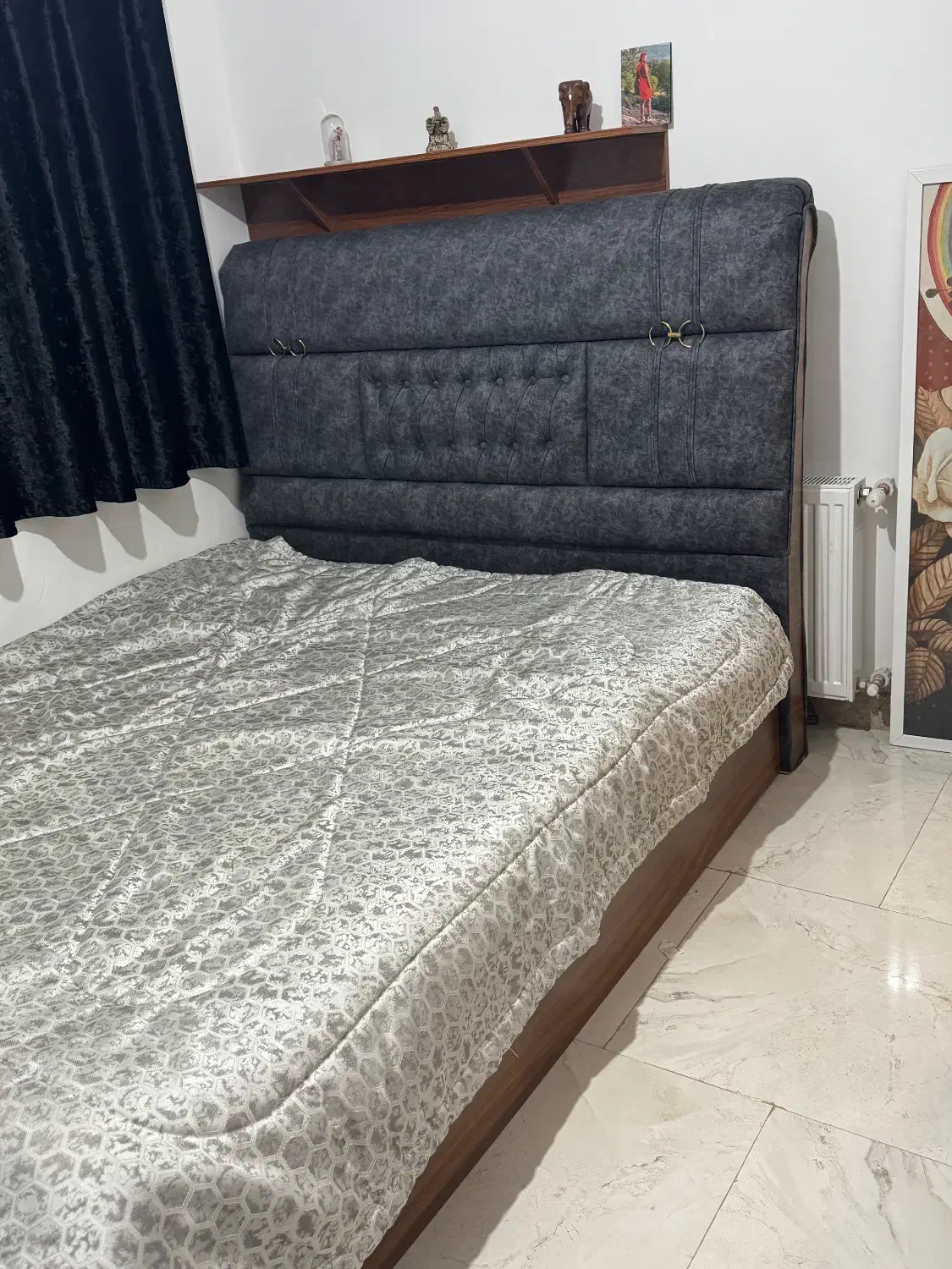 تخت و میز ارایش|تخت و سرویس خواب|آمل, |دیوار