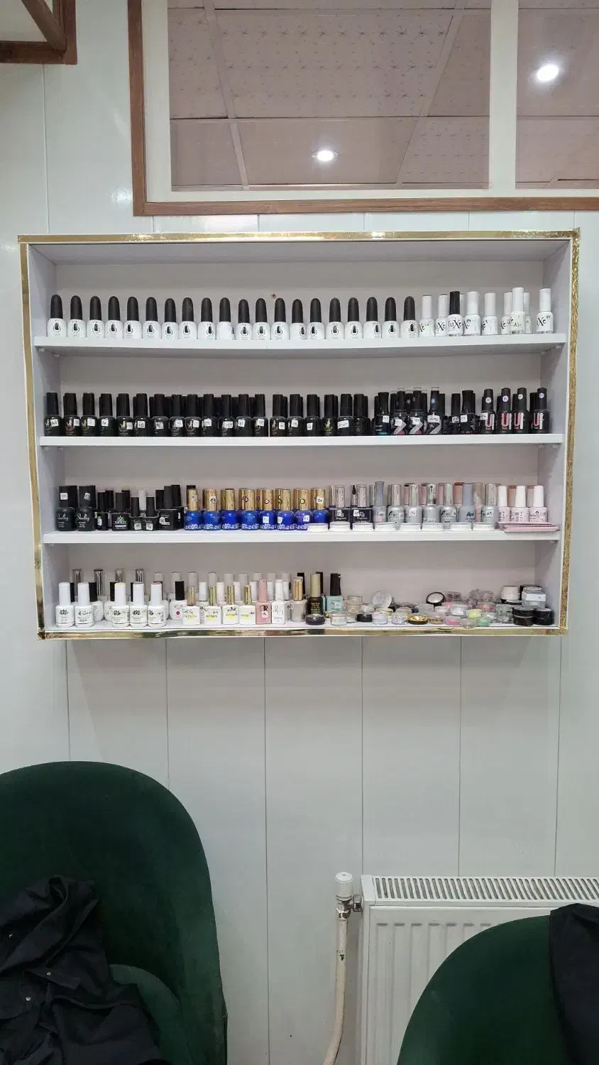 استند ناخن  و کمد پایین استند|آرایشگاه و سالن‌های زیبایی|اندیشه, اندیشه فاز ۱|دیوار