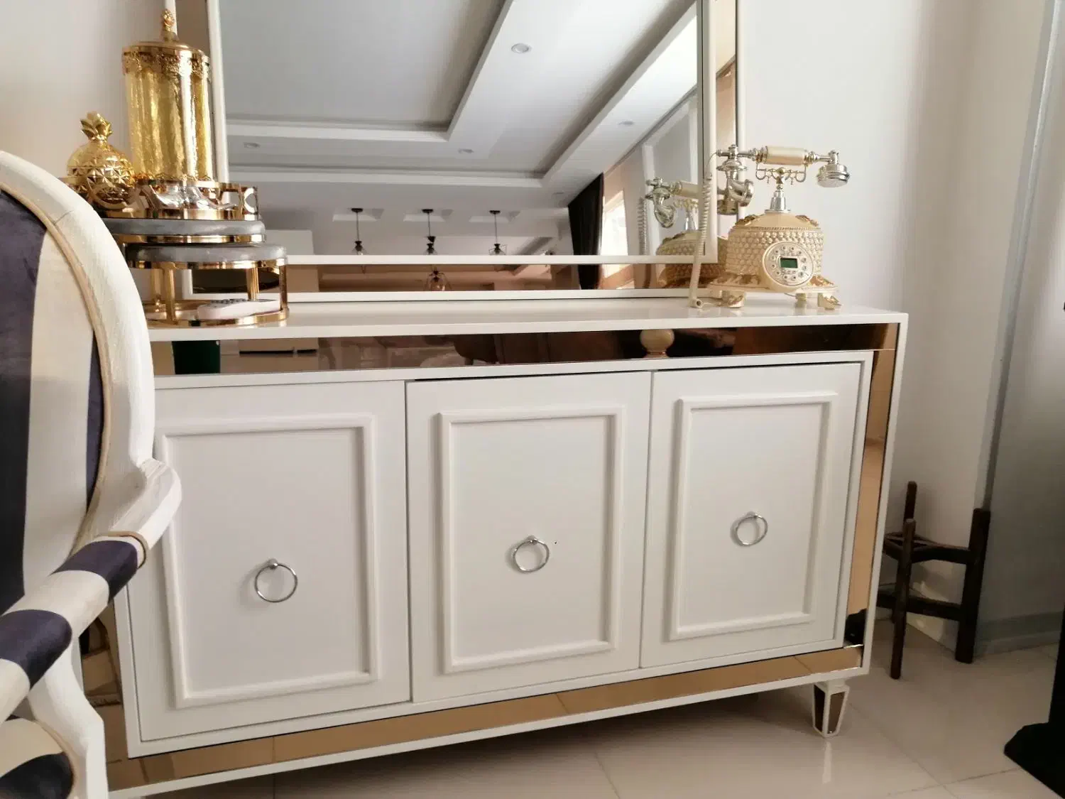 کنسول و میز تلویزیون|بوفه، ویترین، کنسول|شهرکرد, |دیوار