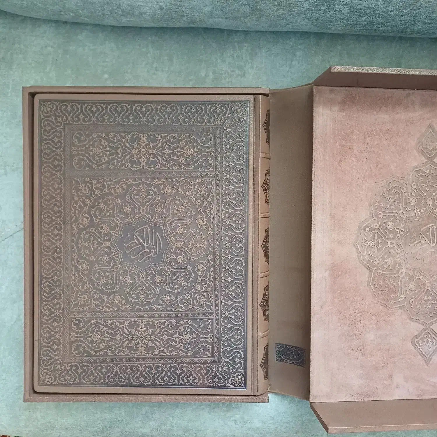 کتب نفیس قرآن/شاهنامه فردوسی/دیوان حافظ|کتاب و مجله مذهبی|کرج, فاز ۳ مهرشهر|دیوار