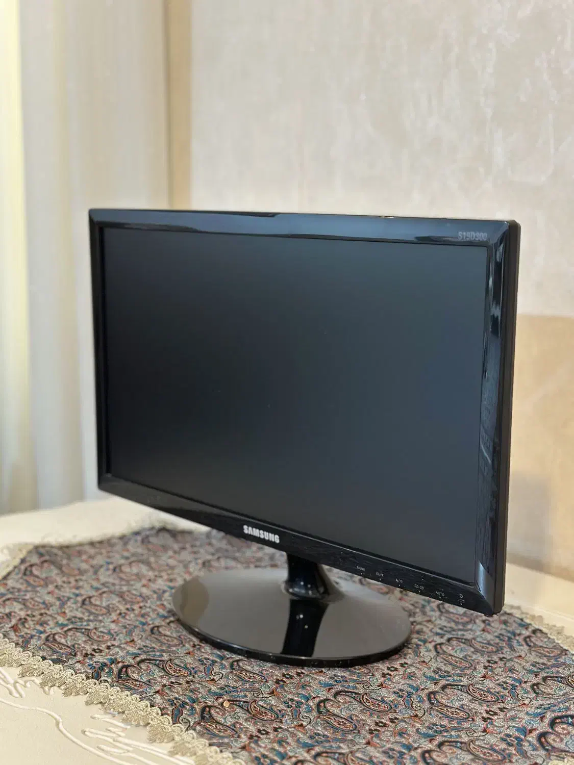 کامپیوتر + نمایشگر LED|رایانه رومیزی|قرچک, شهرک طلائیه|دیوار