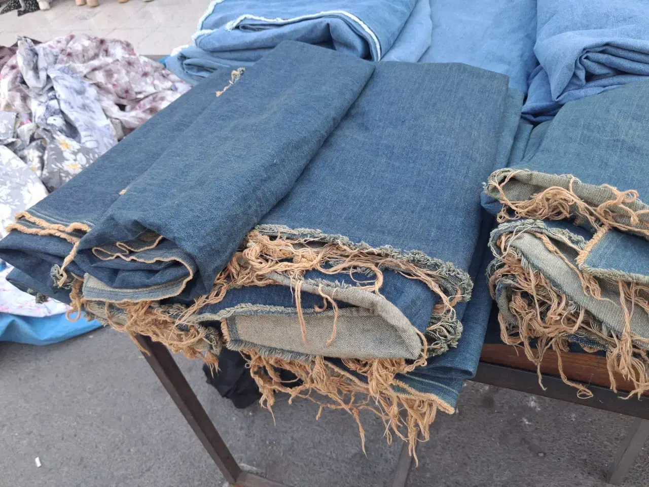 لی سنگشور کیلویی|لوازم خیاطی و بافتنی|اصفهان, خیادان|دیوار