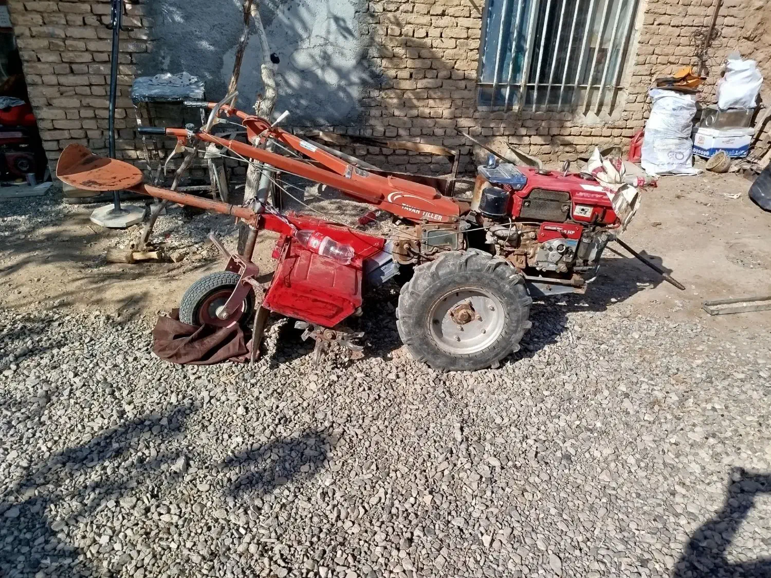 تیلر|ماشین‌آلات صنعتی|فریمان, |دیوار