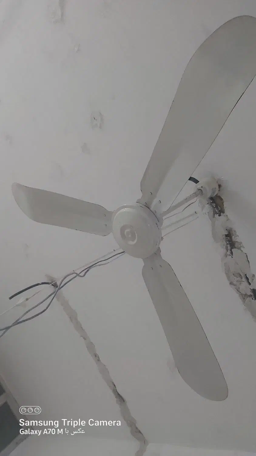 پنکه سقفی سالم|پنکه و تصفیه‌کنندهٔ هوا|قم, سراجه (۱۵ خرداد)|دیوار