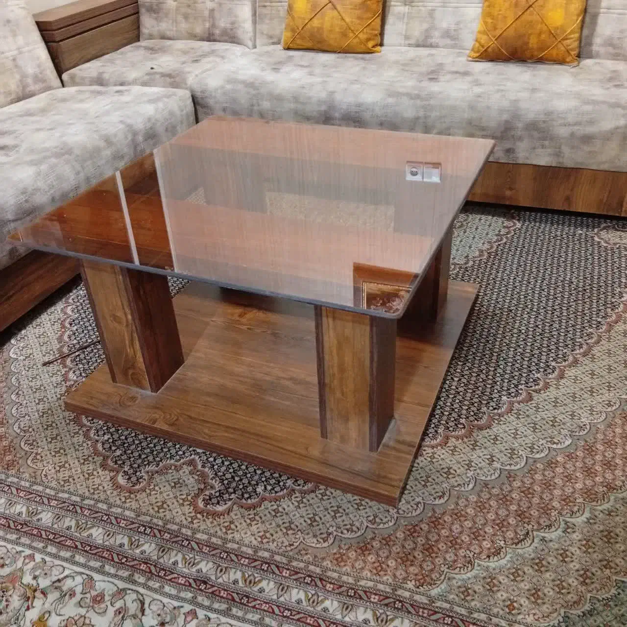 میز جلومبلی|مبلمان خانگی و میز عسلی|خمینی‌شهر, |دیوار