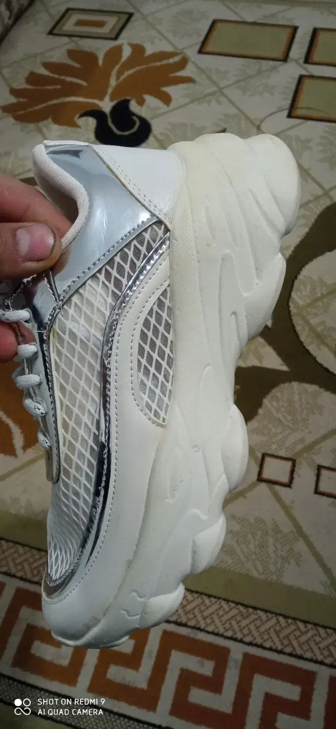 کفشنو|کیف، کفش، کمربند|مریوان, |دیوار