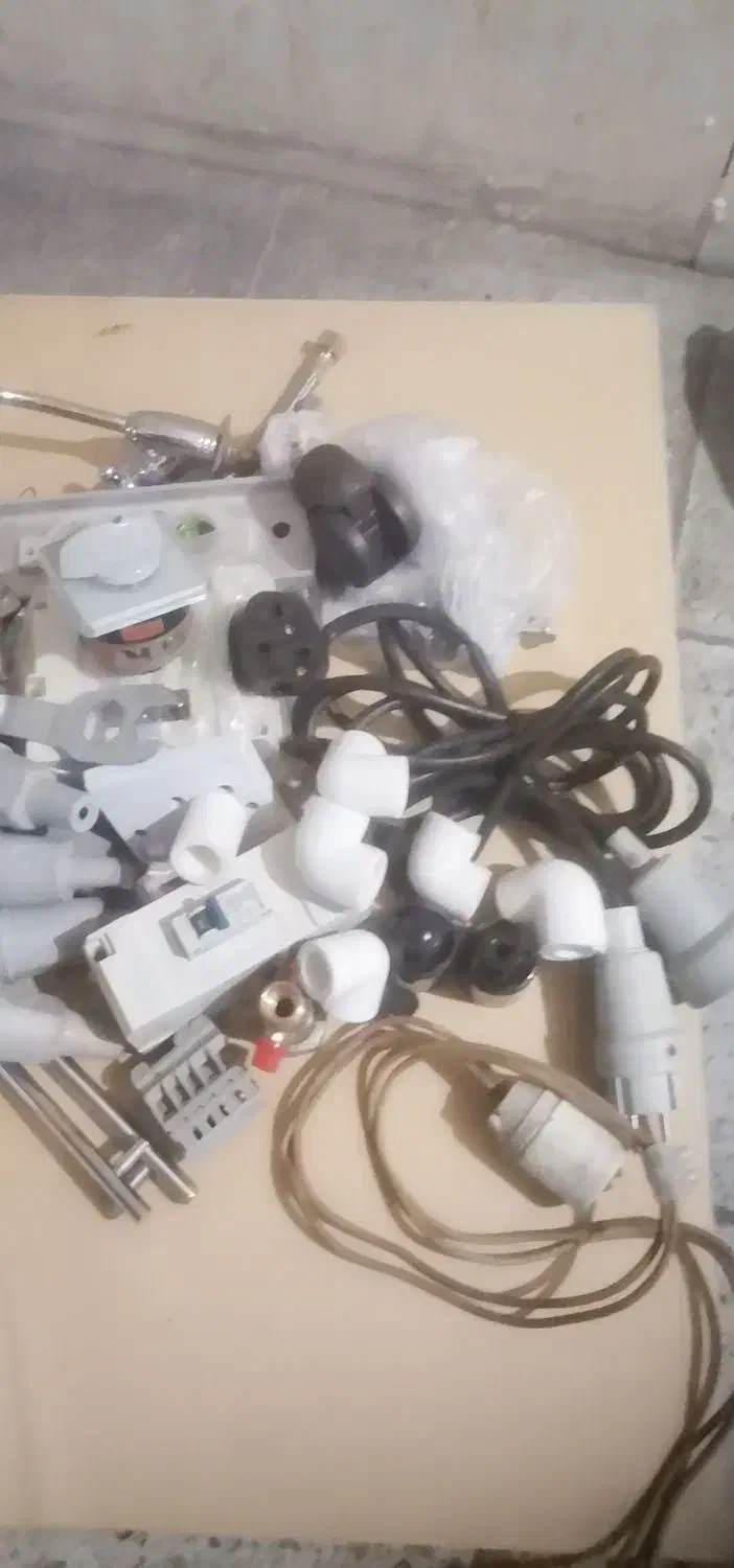 وسایل برقی|سایر لوازم برقی|پرند, فاز ۱|دیوار