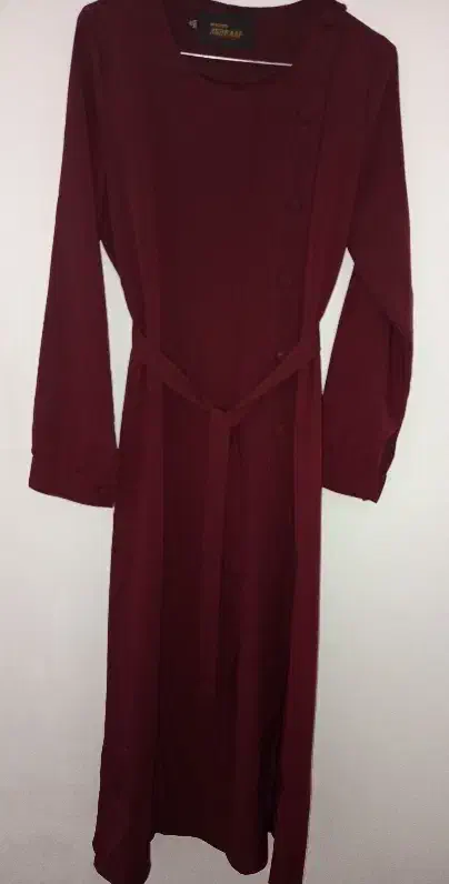 کفش و لباس|لباس|خوی, |دیوار