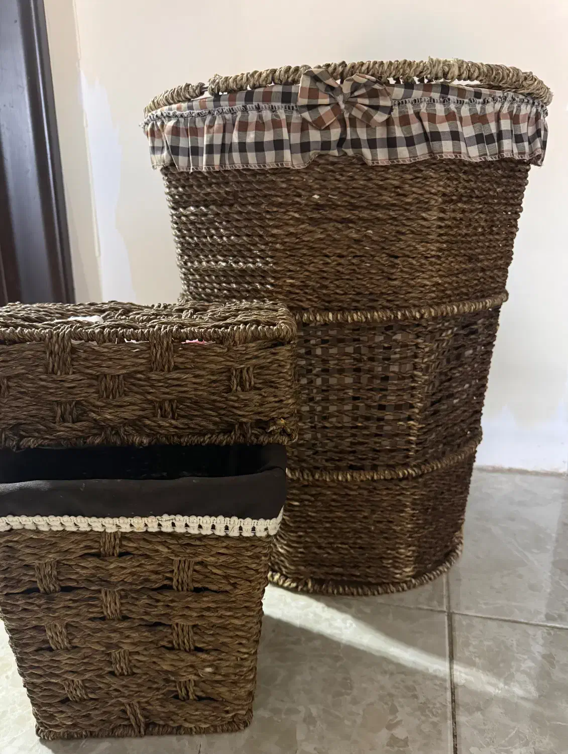 سبد لباس چرک و جادستمال و سطل حصیری|صنایع دستی و سایر لوازم تزئینی|شیراز, درکی|دیوار