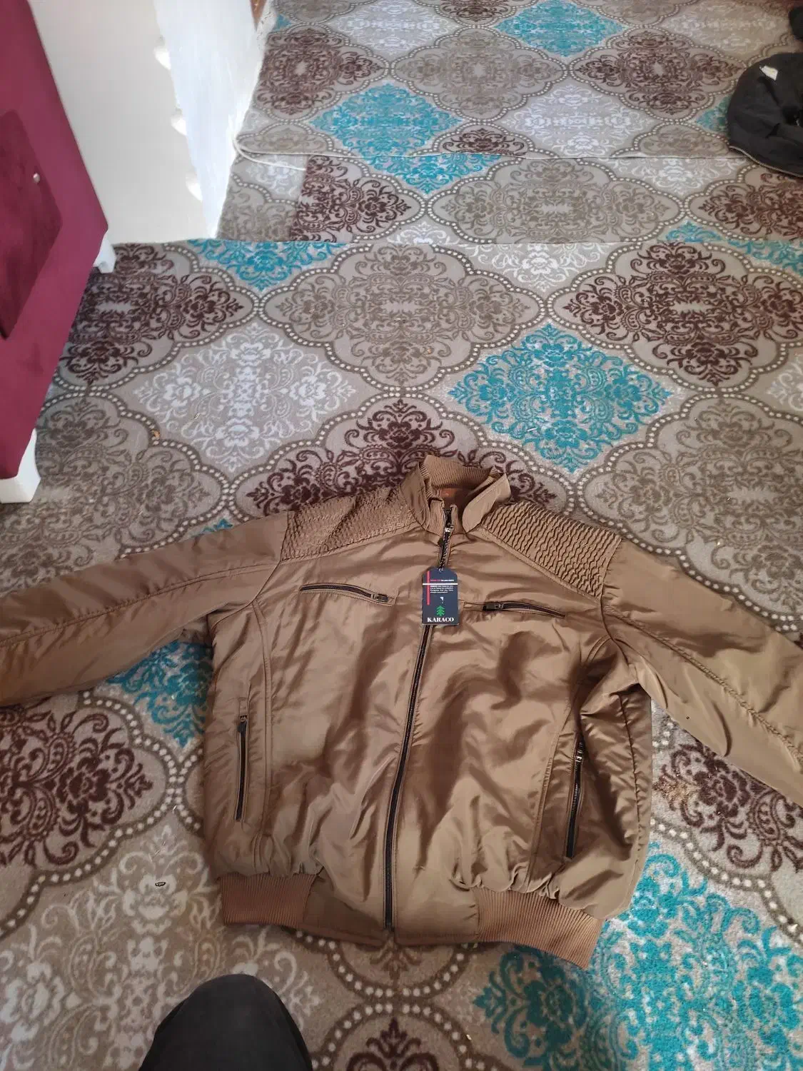 پوشاک|لباس|رشت, لاکان|دیوار