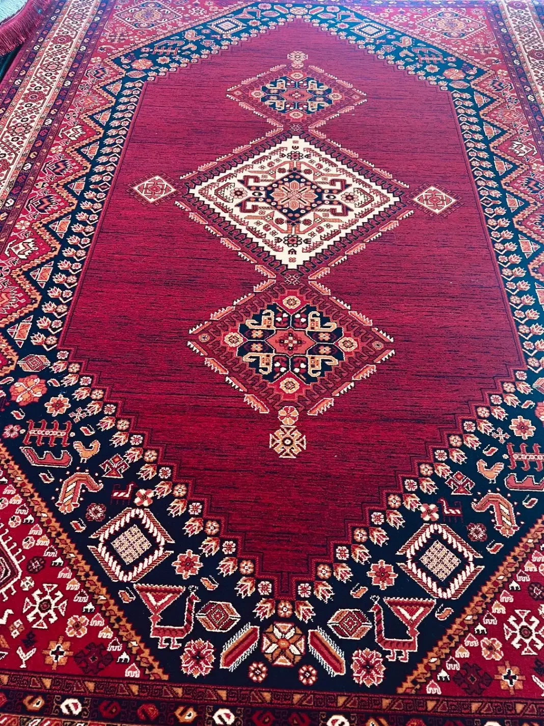 فرش قرمز|فرش|نیشابور, محله میدان باغات|دیوار