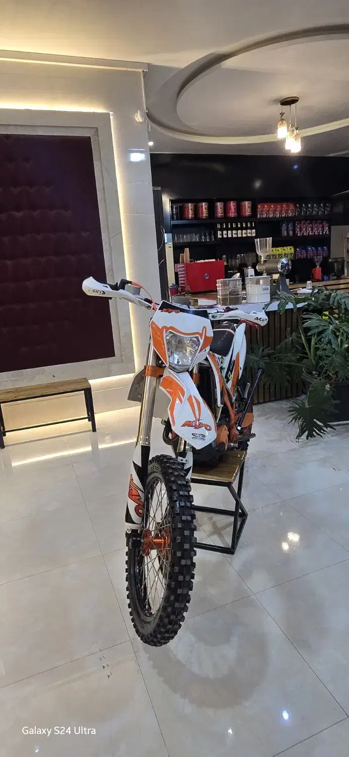 کایو ۳۰۰|موتورسیکلت|اسفراین, |دیوار