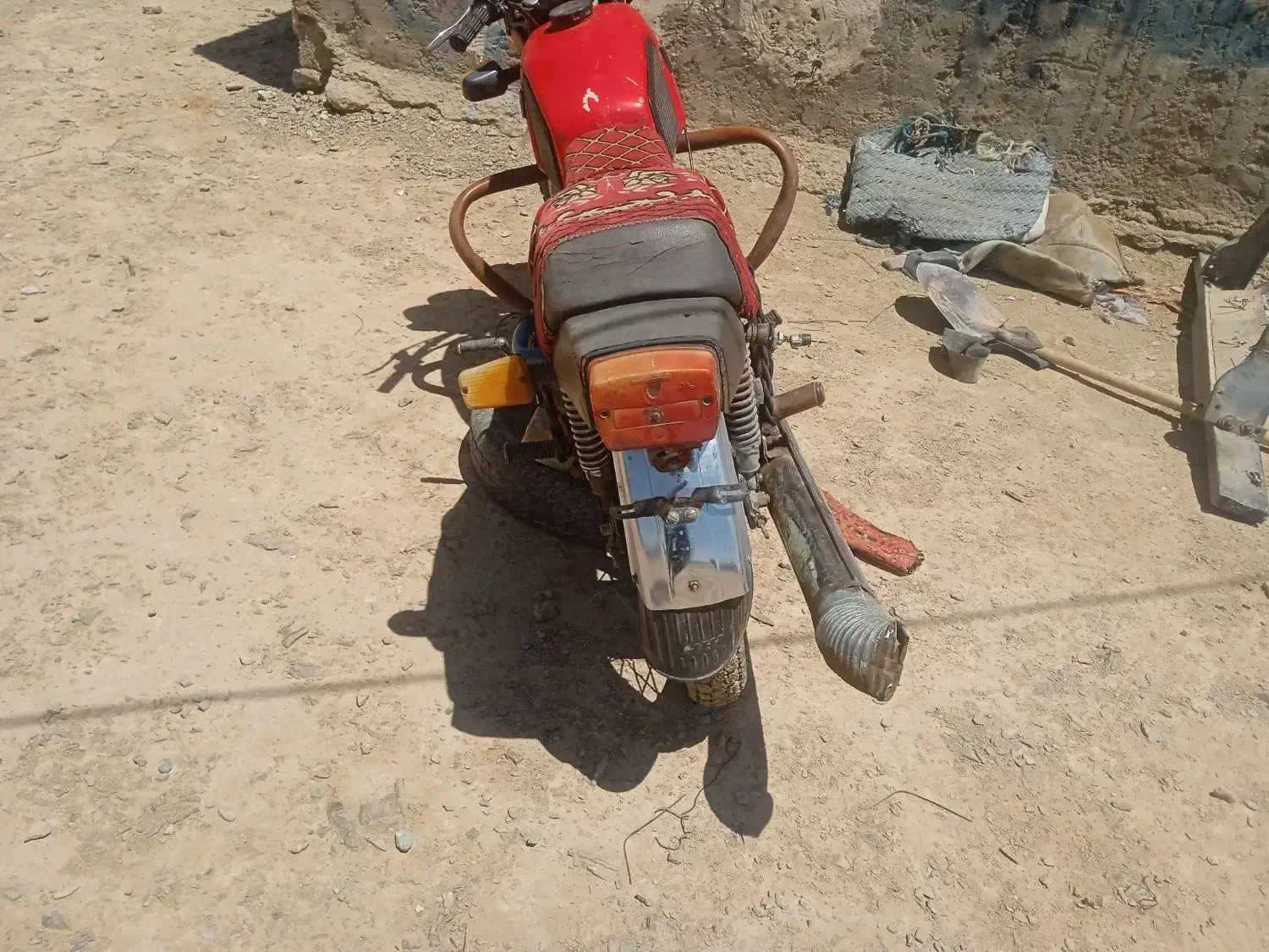 برابر|موتورسیکلت|خاش, |دیوار