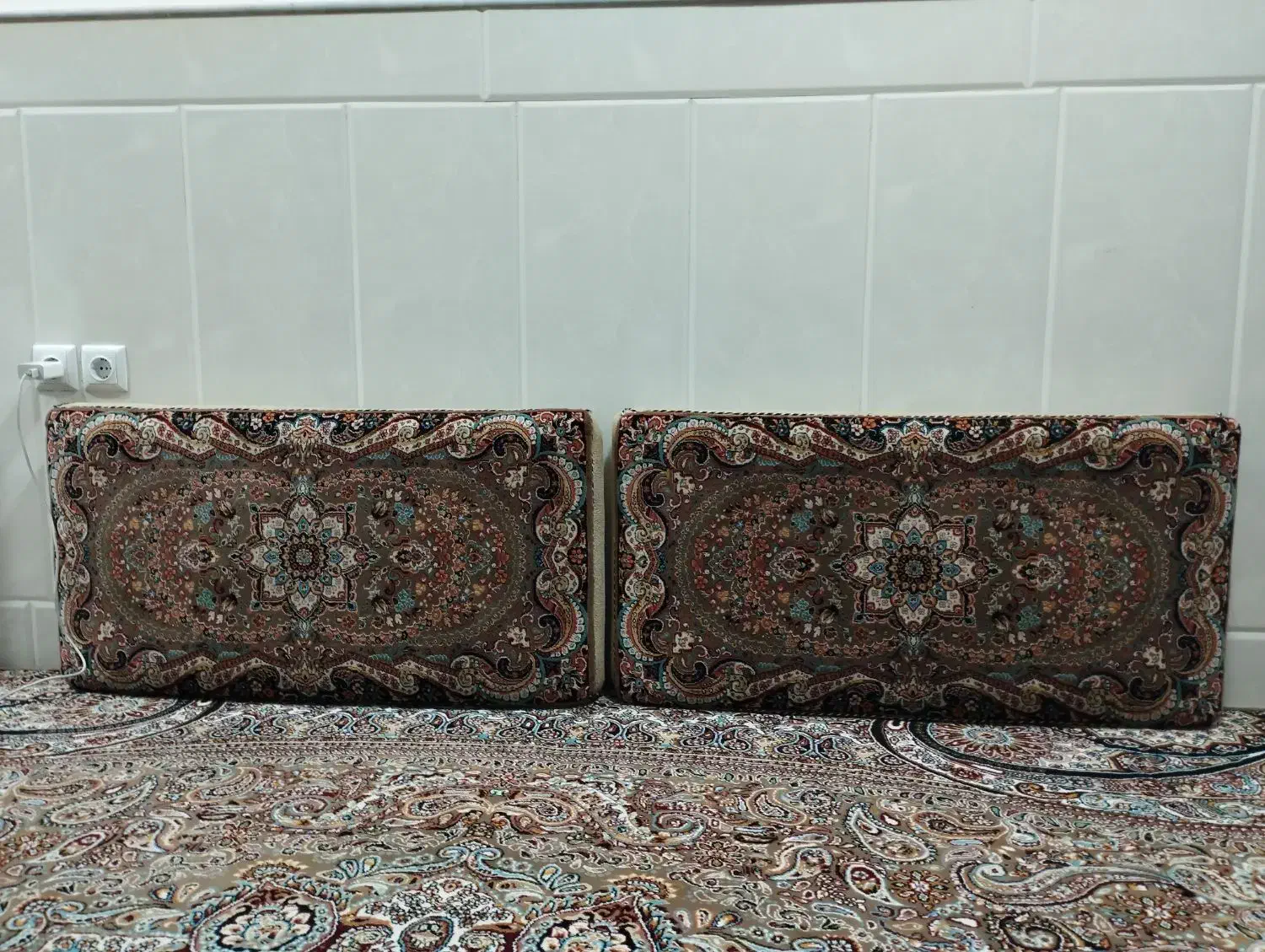 پشتی نونومحکم|پشتی|قم, هفت تیر|دیوار