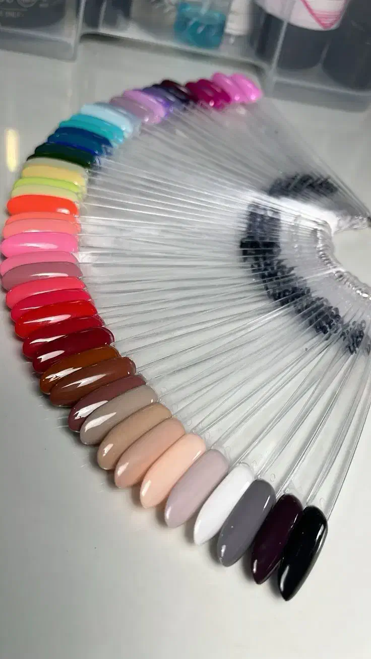 ناخنکار|آرایشگاه و سالن‌های زیبایی|سمنان, |دیوار