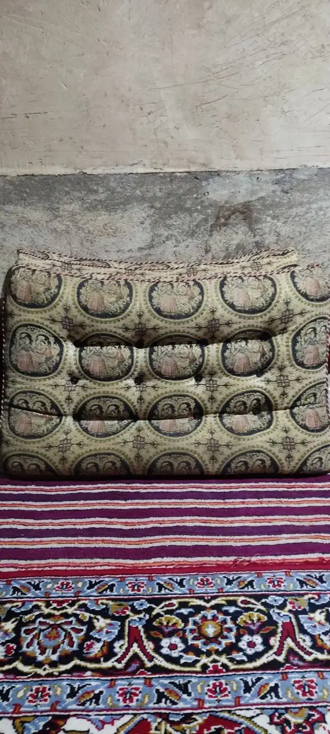 پشتی|پشتی|باروق, |دیوار