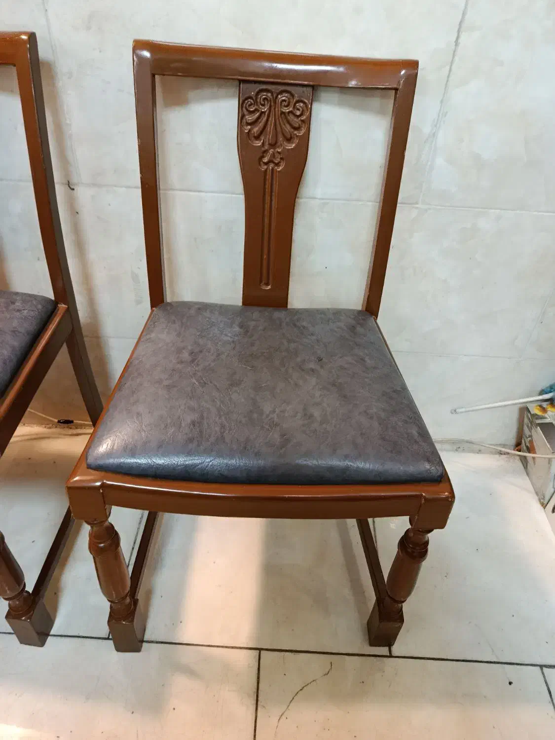 یک جفت صندلی چوبی چوب راش کاملا سالم|صندلی و نیمکت|کرج, گلشهر|دیوار