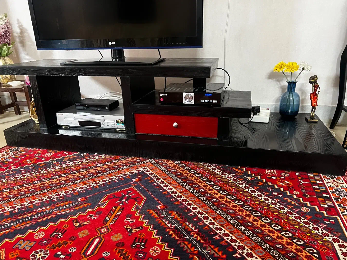 میز تلویزیون|میز تلویزیون|صدرا-فارس, فاز ۲|دیوار