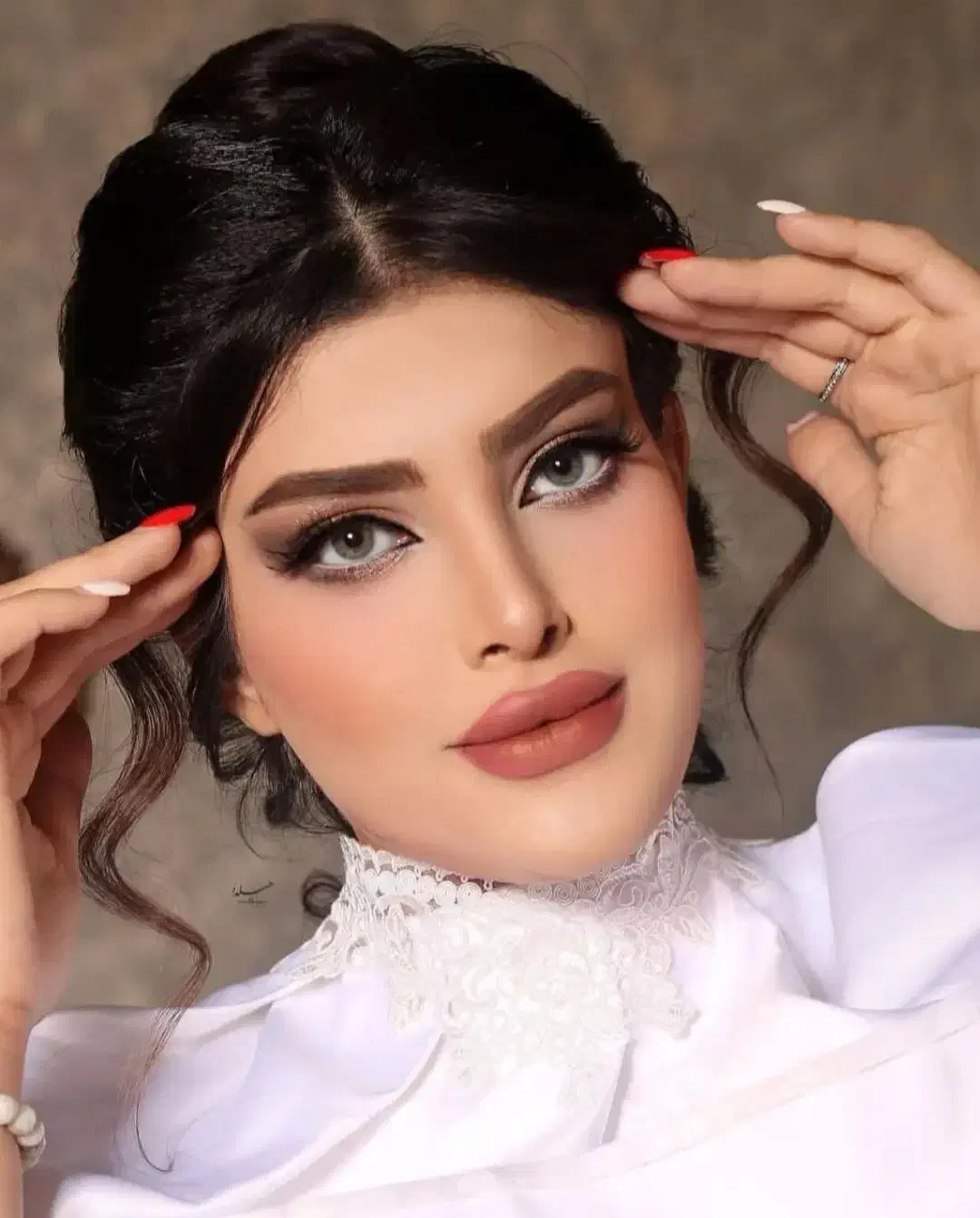 شینیون میکاپ دوتاه باهم ۷۰۰ ویژه ۱۲۰۰|خدمات آرایشگری و زیبایی|اردبیل, |دیوار