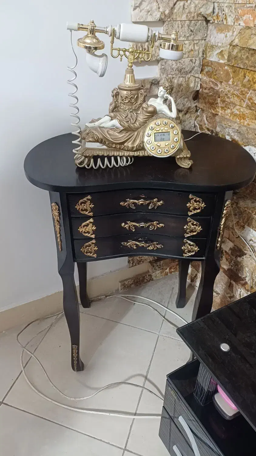 میز تلفن چوبی|میز تلفن|قدس, شهرقدس|دیوار