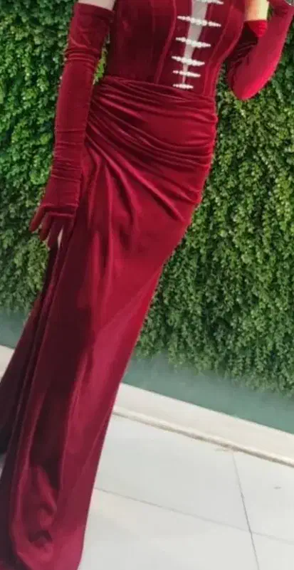 لباس مجلسی|لباس|شوش, |دیوار