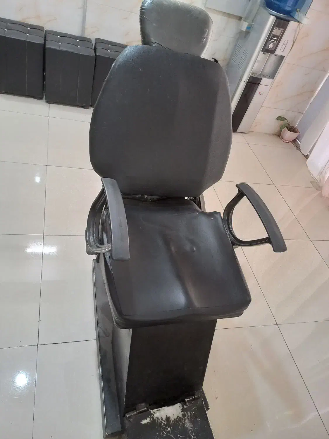 صندلی اصلاح|آرایشگاه و سالنهای زیبایی|پاکدشت, خاتون آباد|دیوار