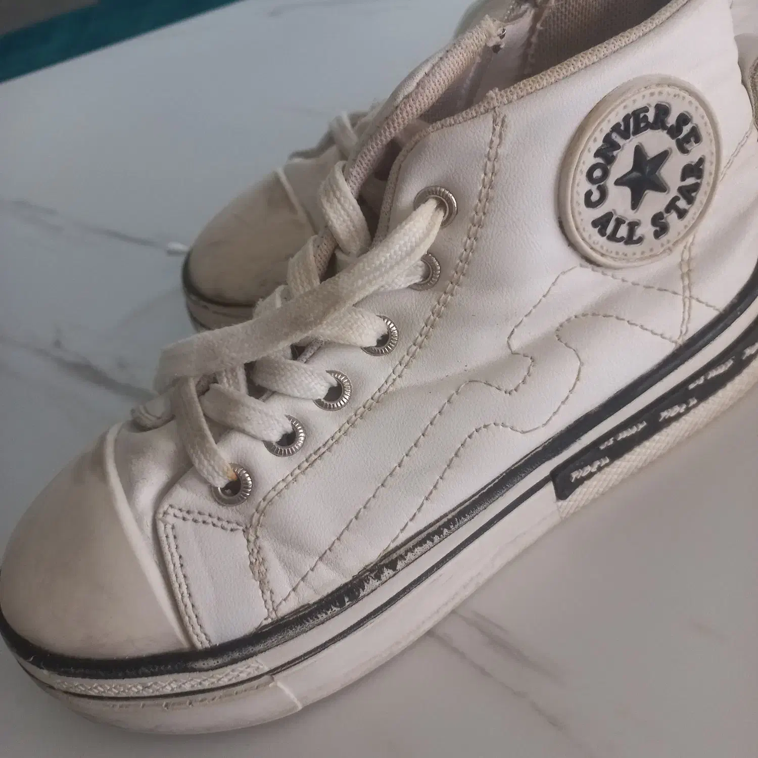 کفش اسپرت زیبا|کیف، کفش، کمربند|اشتهارد, |دیوار