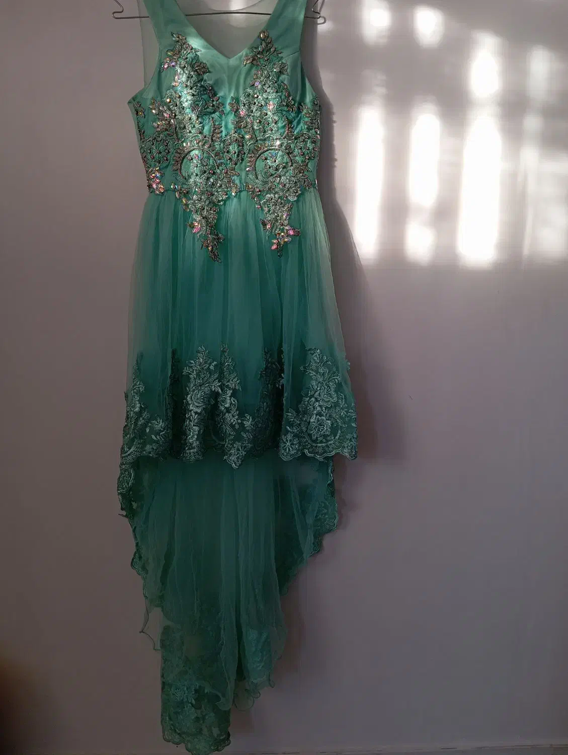 لباس مجلسی|لباس|کنگاور, |دیوار