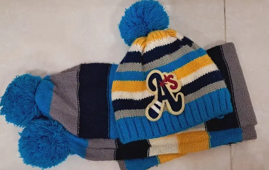 شال گردن و کلاه و لباس بافت|کفش و لباس بچه|اسلامشهر, شهرک قائمیه|دیوار