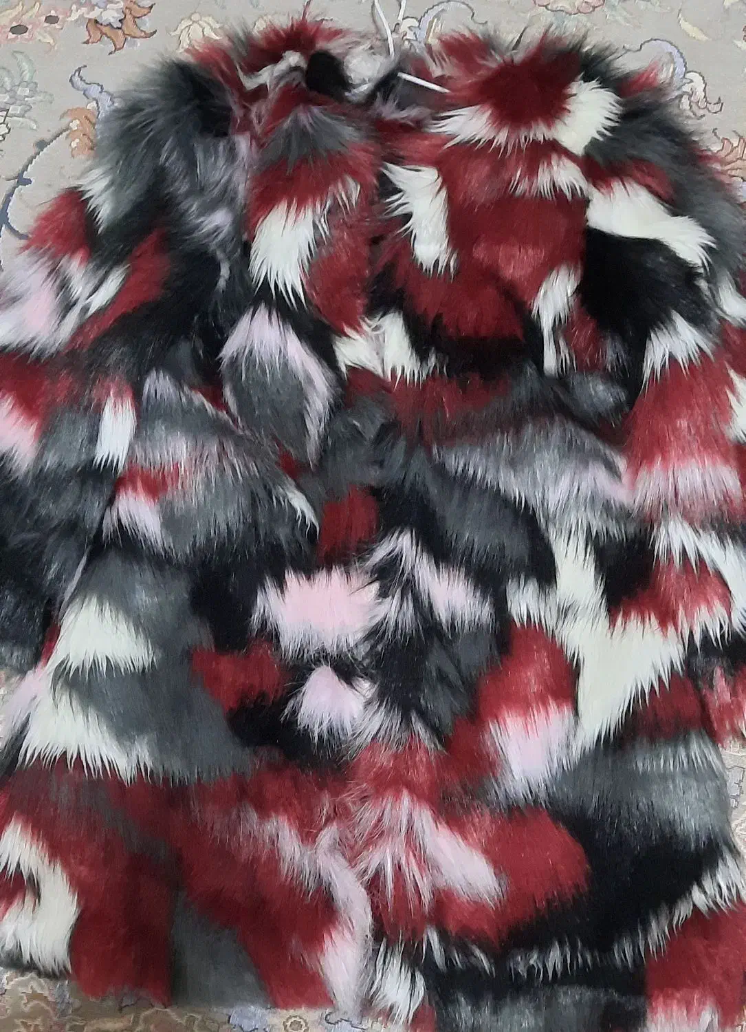 کت خز|لباس|رشت, عینک|دیوار