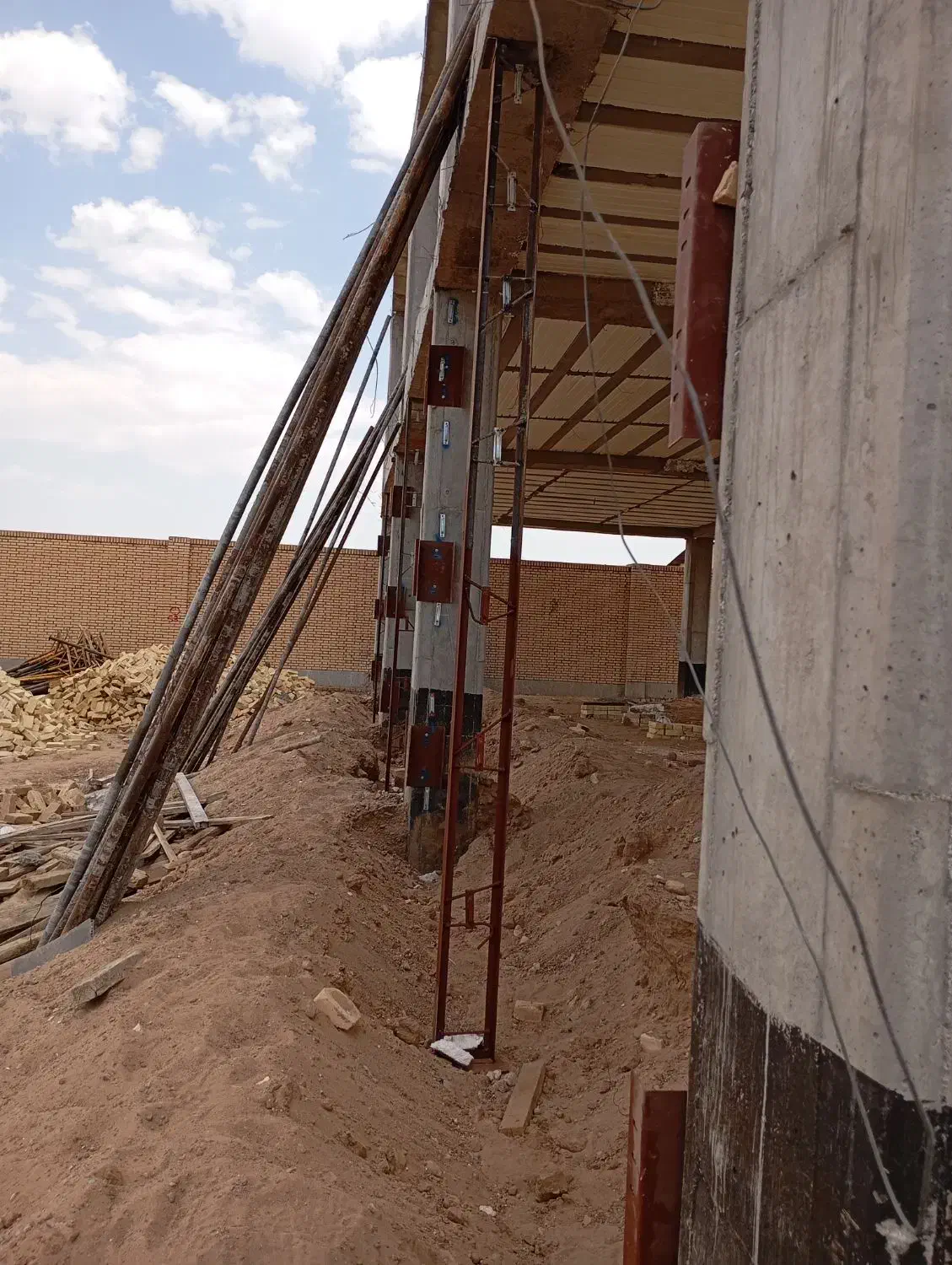 جوشکاری تخصصی والپست گیره ناودونی|خدمات پیشه و مهارت|یزد, |دیوار