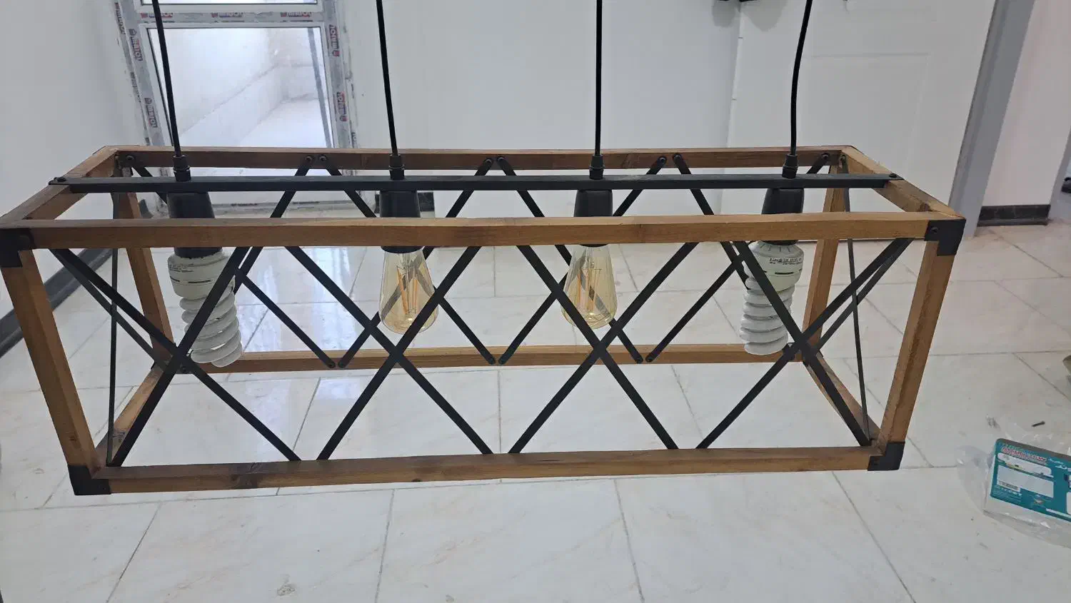 لوستر|لوستر و چراغ آویز|پرند, فاز ۶|دیوار