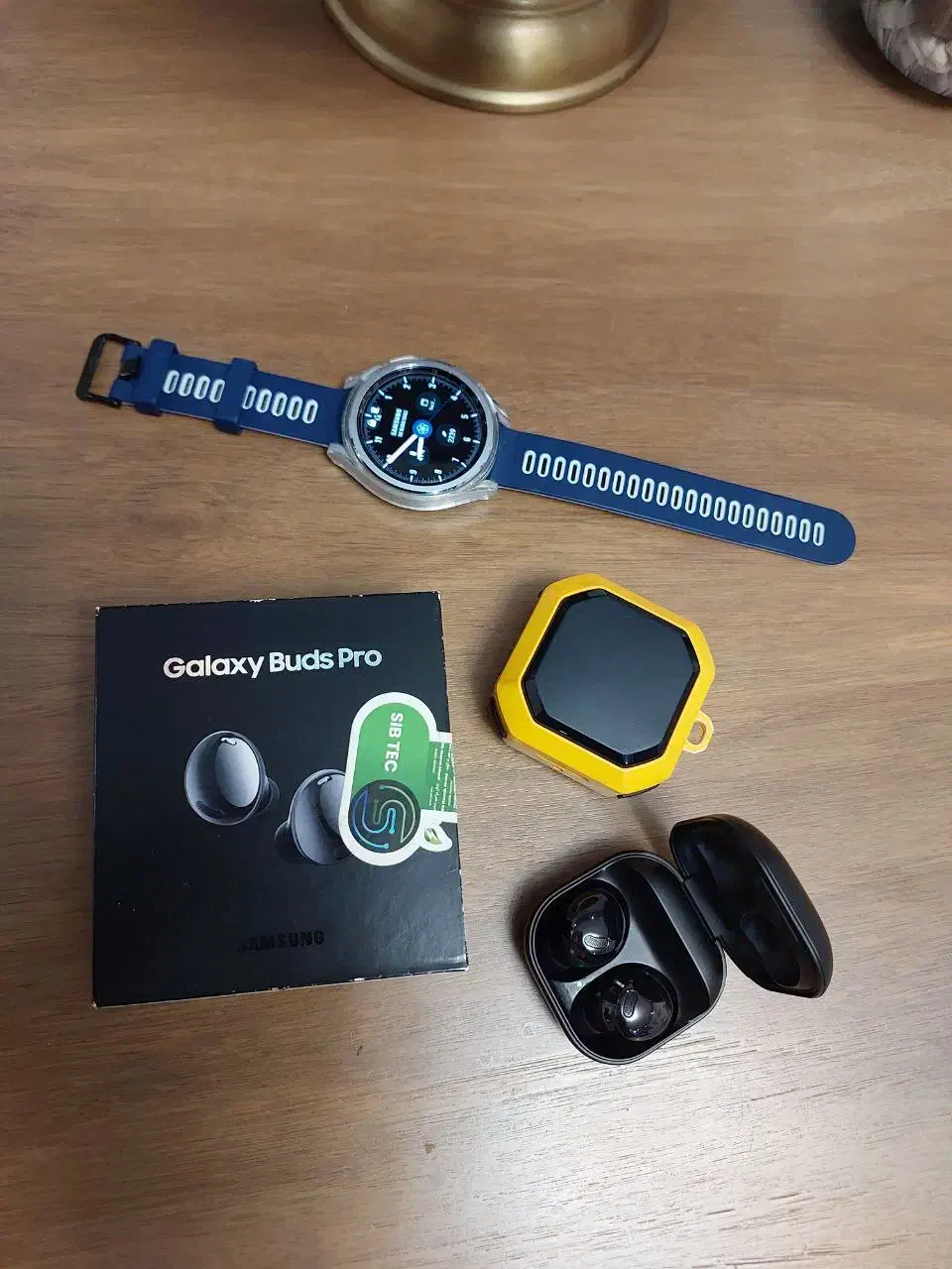 گالاکسی بادز پرو + واچ ۶ کلاسیک|لوازم جانبی موبایل و تبلت|شاهین‌شهر, شهرک میلاد|دیوار