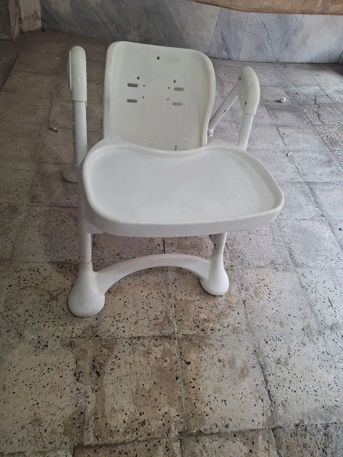 صندلی غذای کودک کاملا  نو داخل انبار بوده|تخت و صندلی بچه|تهران, جی|دیوار