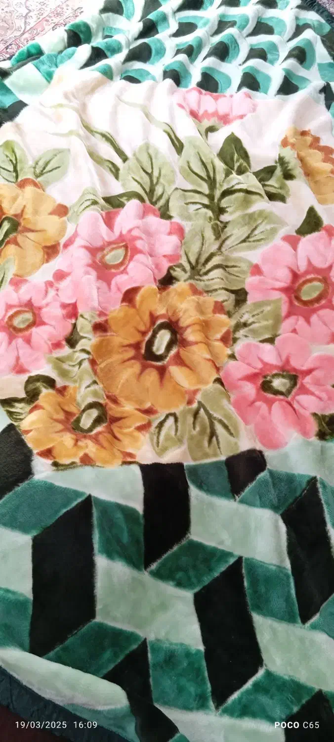 فروش فوری پتو های. خارجی دو نفره|رختخواب، بالش، پتو|همدان, |دیوار