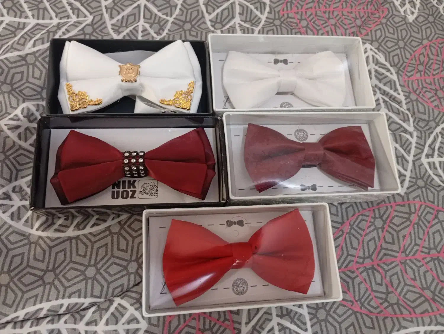 پاپیون نو نو|لباس|چرداول, |دیوار