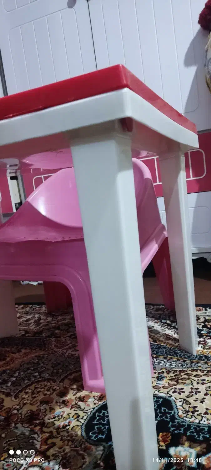 میز و صندلی|لوازم التحریر|مراغه, |دیوار