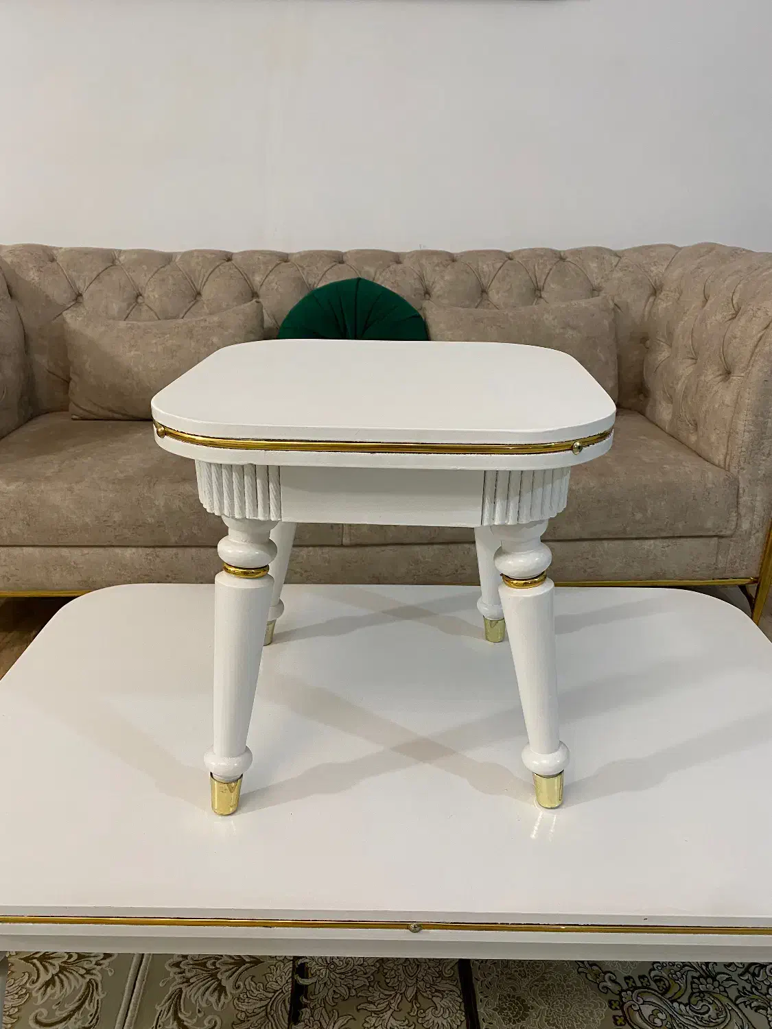 جلومبلی کاملا نو زیرقیمت|مبلمان خانگی و میز عسلی|سنندج, |دیوار