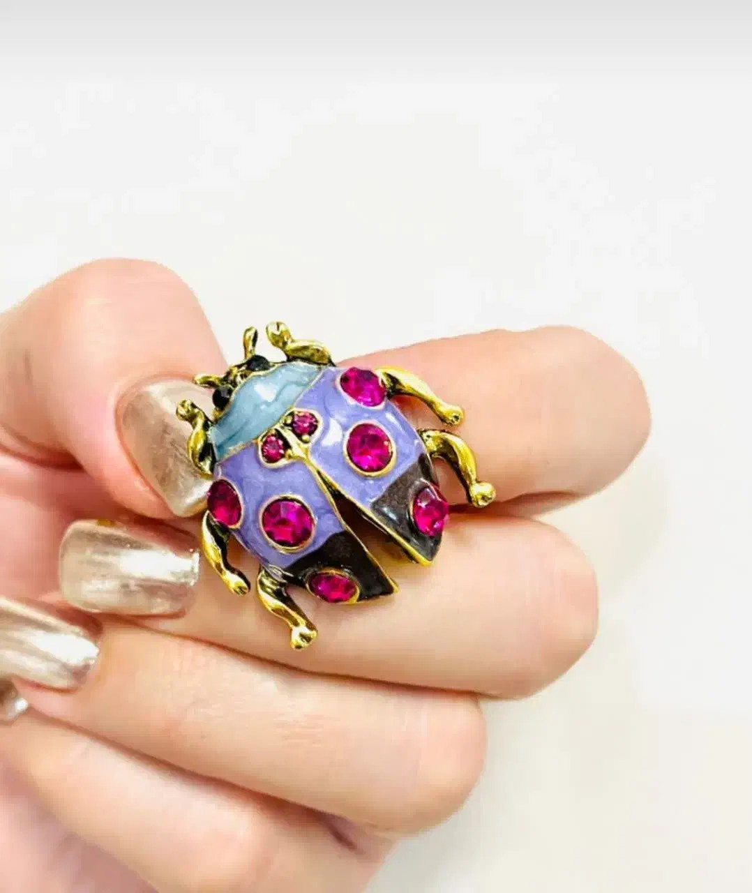 سنجاق سینه هایی زیبا برای مادران و همسران شما|بدلیجات|اصفهان, سپاهانشهر|دیوار